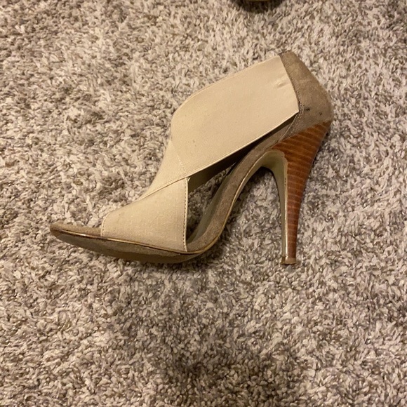 Steve Madden tan sandals - Picture 2 of 3